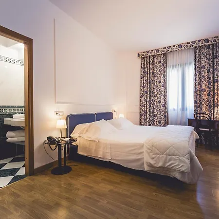 מלון Tosco Romagnolo בניו די רומניה